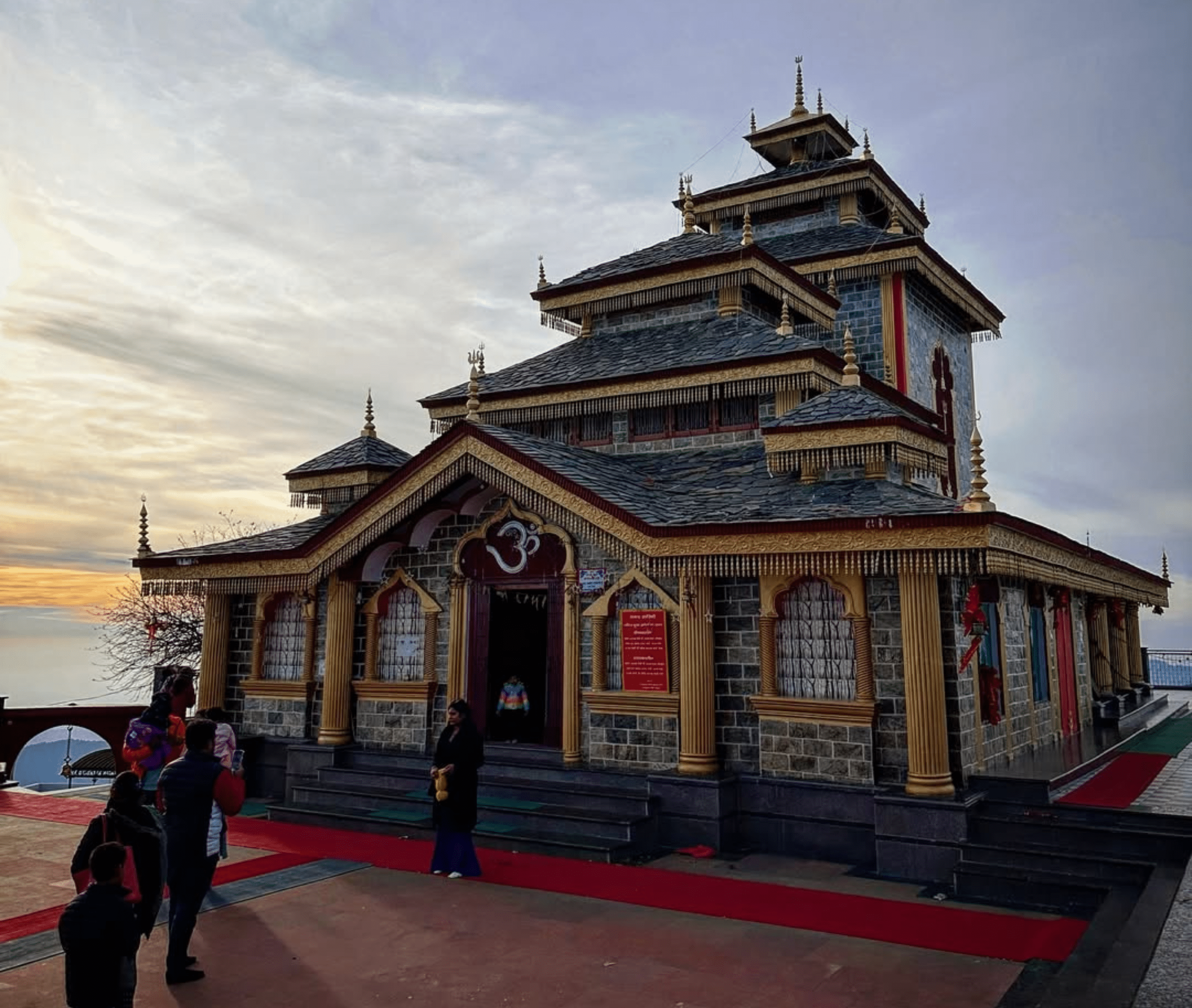 surkanda-devi-temple-hd-photos