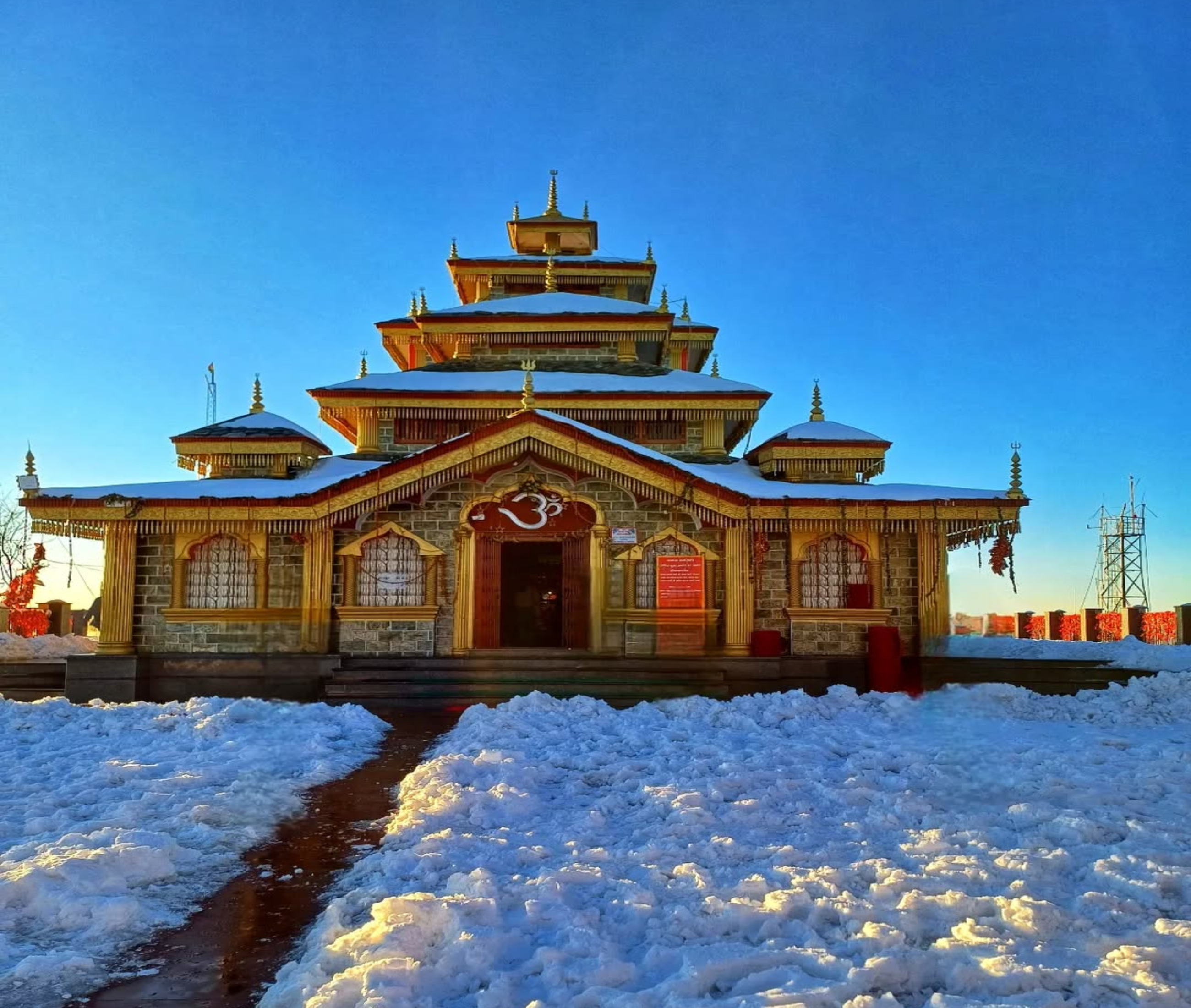 surkanda-devi-winter-snowfall-images-hd