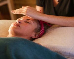 Read more about the article What is Pranic Healing and How Does It Work?