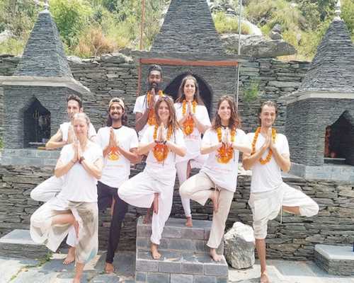 yoga teacher training in mcleodganj